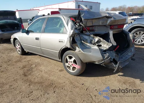 1997 Toyota Camry Xle V6 z USA, uszkodzony, nr VIN 4T1BF22K4VU001925